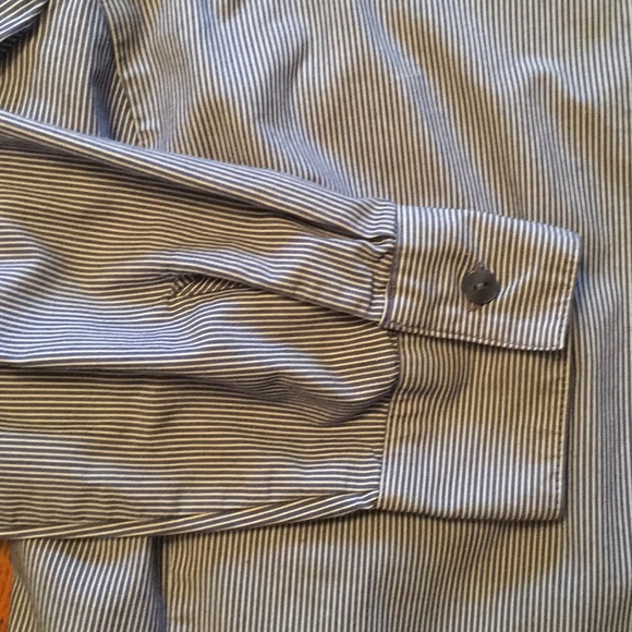 EUC Worthington blue and white pinstripe blouse - Picture 4 of 13